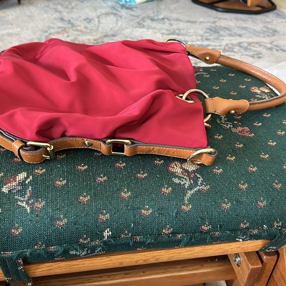 Vince Camuto cloth and leather maroon handbag snap closure inside zipper15 by 11 - Picture 7 of 10